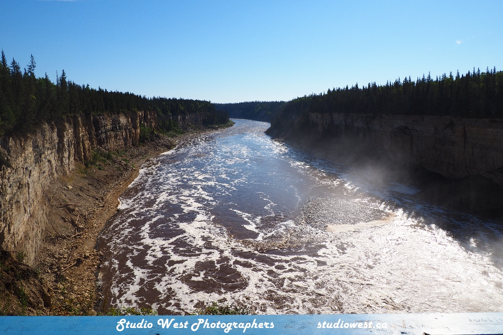 The falls are located on the Hay River running to the Great Slave Lake.