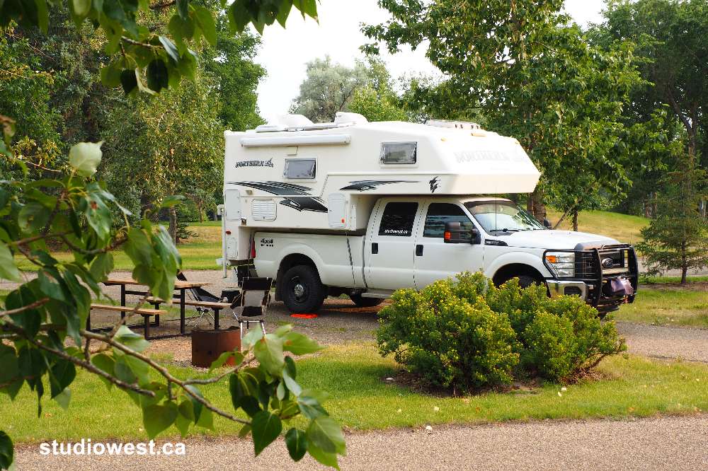 A beautiful campsite at Brooks Alberta in the Tillebrook Provincial campground. We stayed over for another tire balance and oil change. If in the area we highly recomend Brooks Lube & Alignment for great service.
