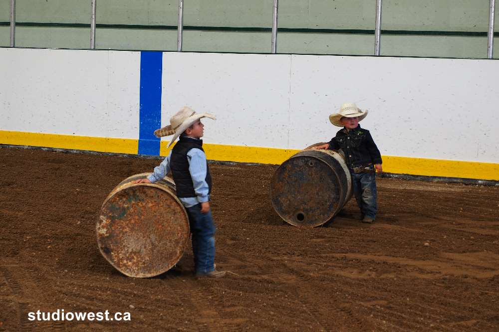 Even these young wranglers get to helping prior to the rodeo.